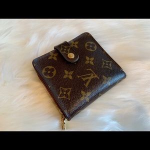 ❌SOLD❌Louis Vuitton small wallet